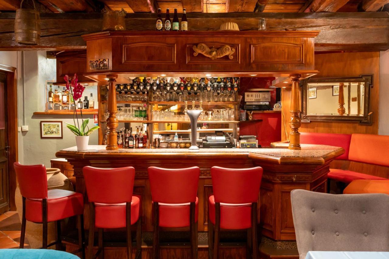 Hotel A L'Oriel Риквир Екстериор снимка